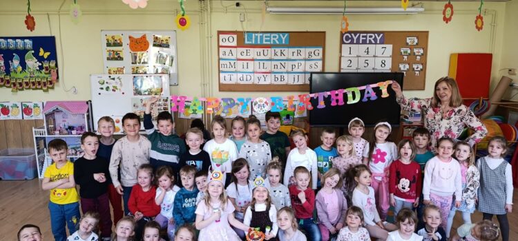 Urodziny naszych Przedszkolaków – Kwiecień 🎈🎁 Urodziny naszych Przedszkolaków – Kwiecień 🎈🎁